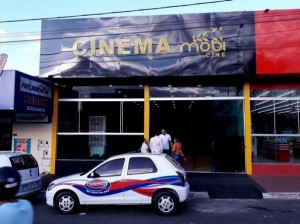 Pref. de Goianésia e Mobi Cine promovem sessão de cinema 