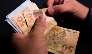 Governo propõe novo salário mínimo; opiniões em Goianésia revelam insatisfação