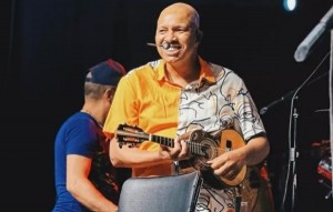 Anderson Leonardo, cantor do grupo Molejo, falece aos 51 anos após batalha contra o Câncer