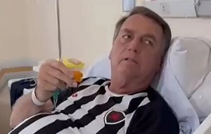 Bolsonaro muda plano de transferência e será atendido em SP após sentir dores abdominais