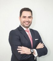 O Golpe de Misericórdia no Imobiliário: A Conta Bilionária da Escala 5x2 e o Caos Jurídico que o Congresso Ignora