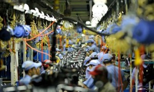 Parecer da 6x1 é adiado em meio à pressão para transição de 10 anos