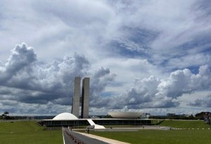 Levantamento eleitoral gera discussão sobre metodologia e impacto político