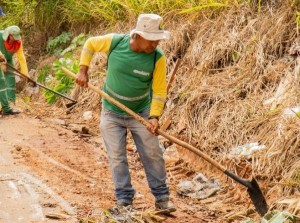 Mutirão de limpeza urbana é retomado em Goianésia