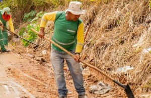 Mutirão de limpeza urbana é retomado em Goianésia
