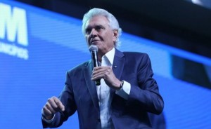Caiado responsabiliza governo federal por tarifas impostas pelos EUA