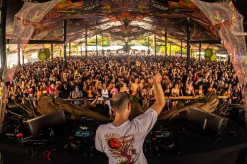 Hipnótica celebra 14 anos com festival de 26 horas e atrações internacionais em Goiânia