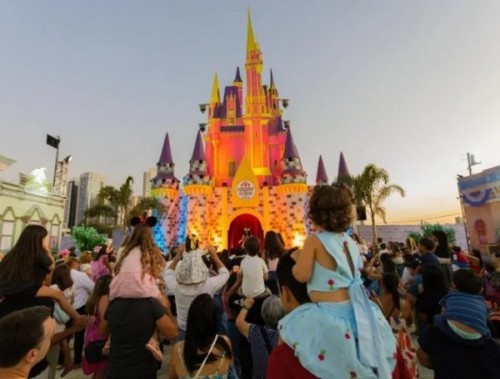 Happy Land retorna a Goiânia com pista de gelo inédita e atrações para toda a família